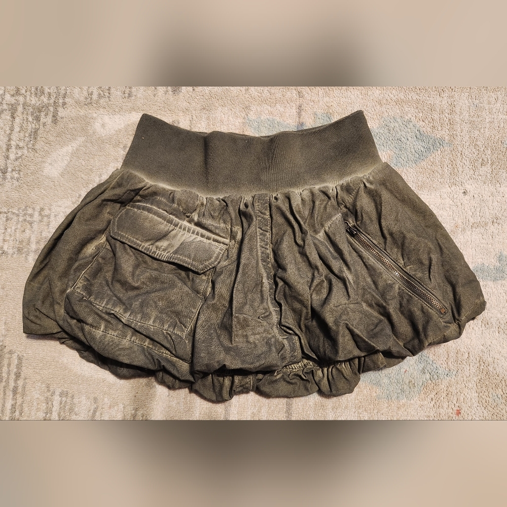 Jaded London Ozu Cargo Puffball Mini Skirt. Size 2. Dark Green. NWT